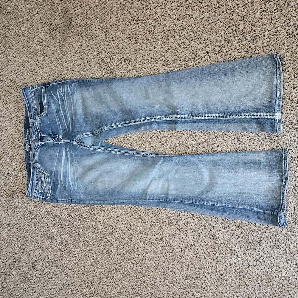 Ariya Jeans